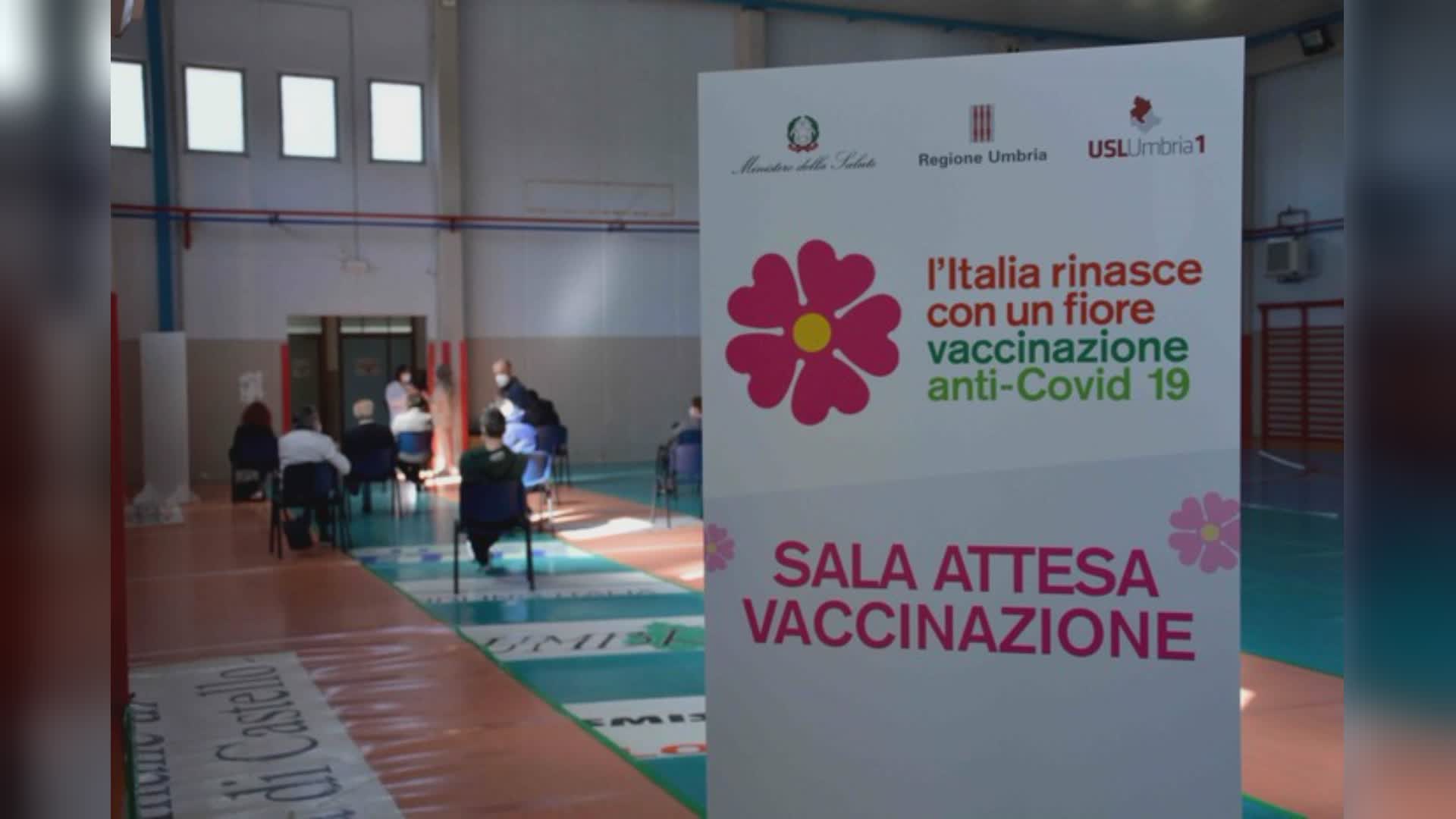 Vaccini, da oggi over 60. Già 6.000 prenotati