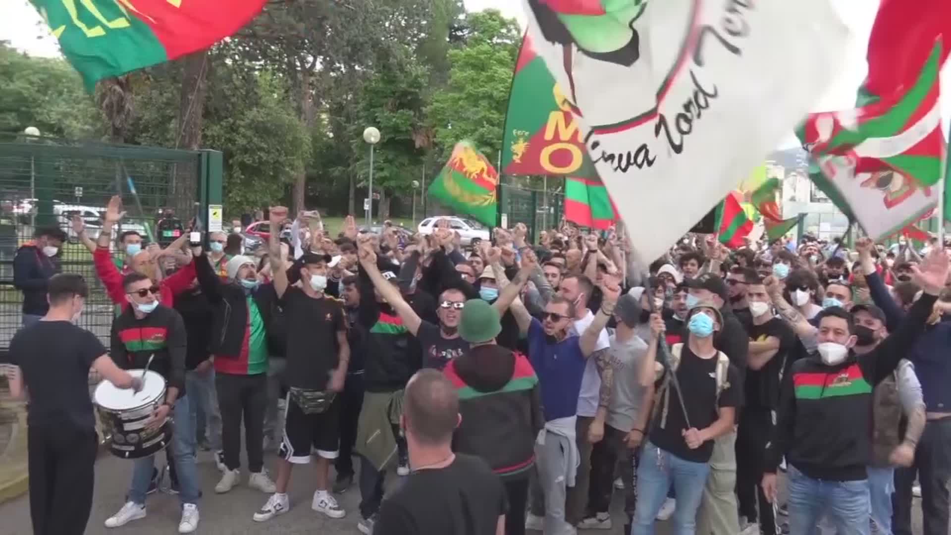 Ternana, gli ultras "spingono" le fere e chiedono l’impresa