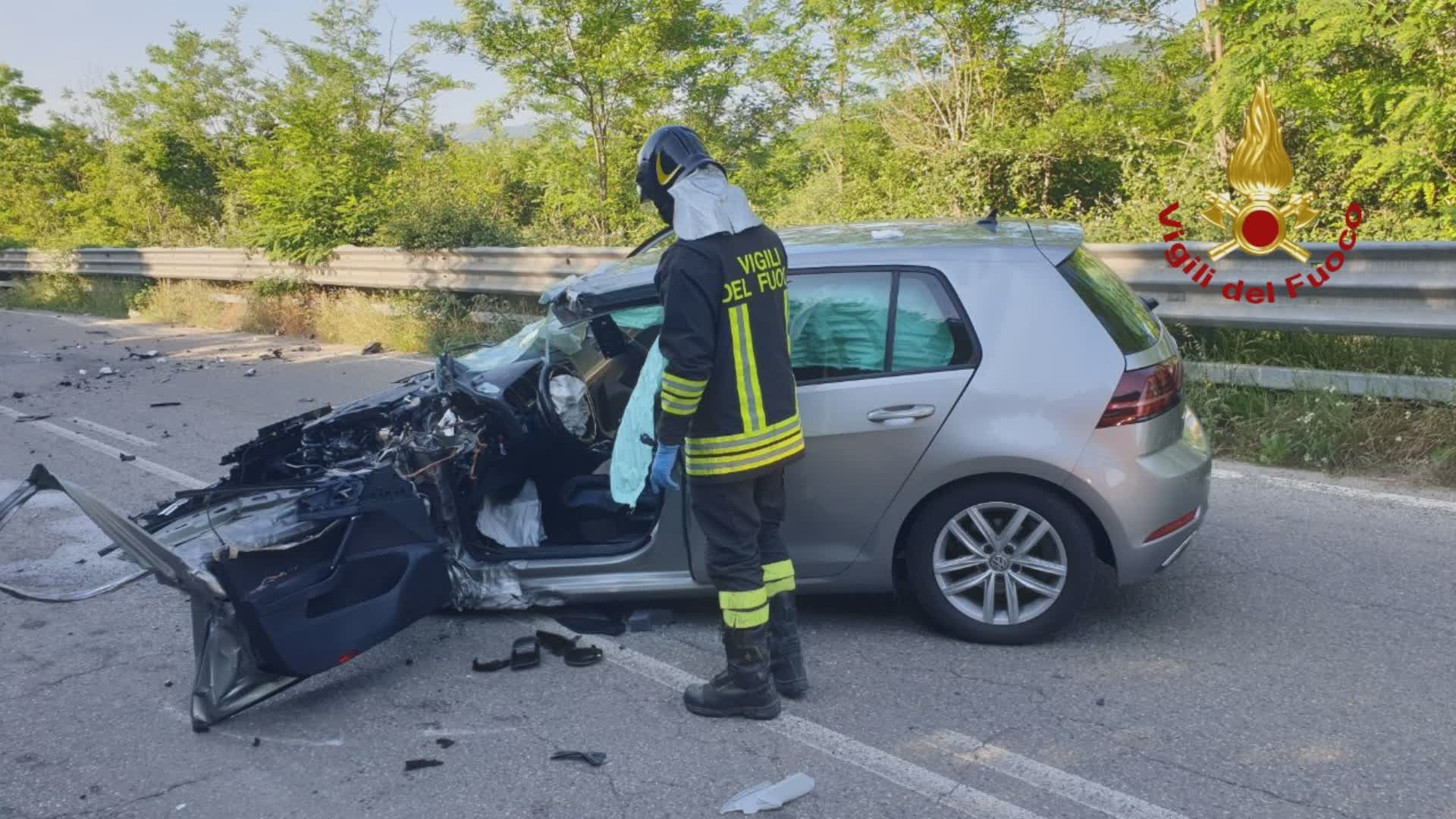 Frontale sulla Tiberina, tre persone coinvolte