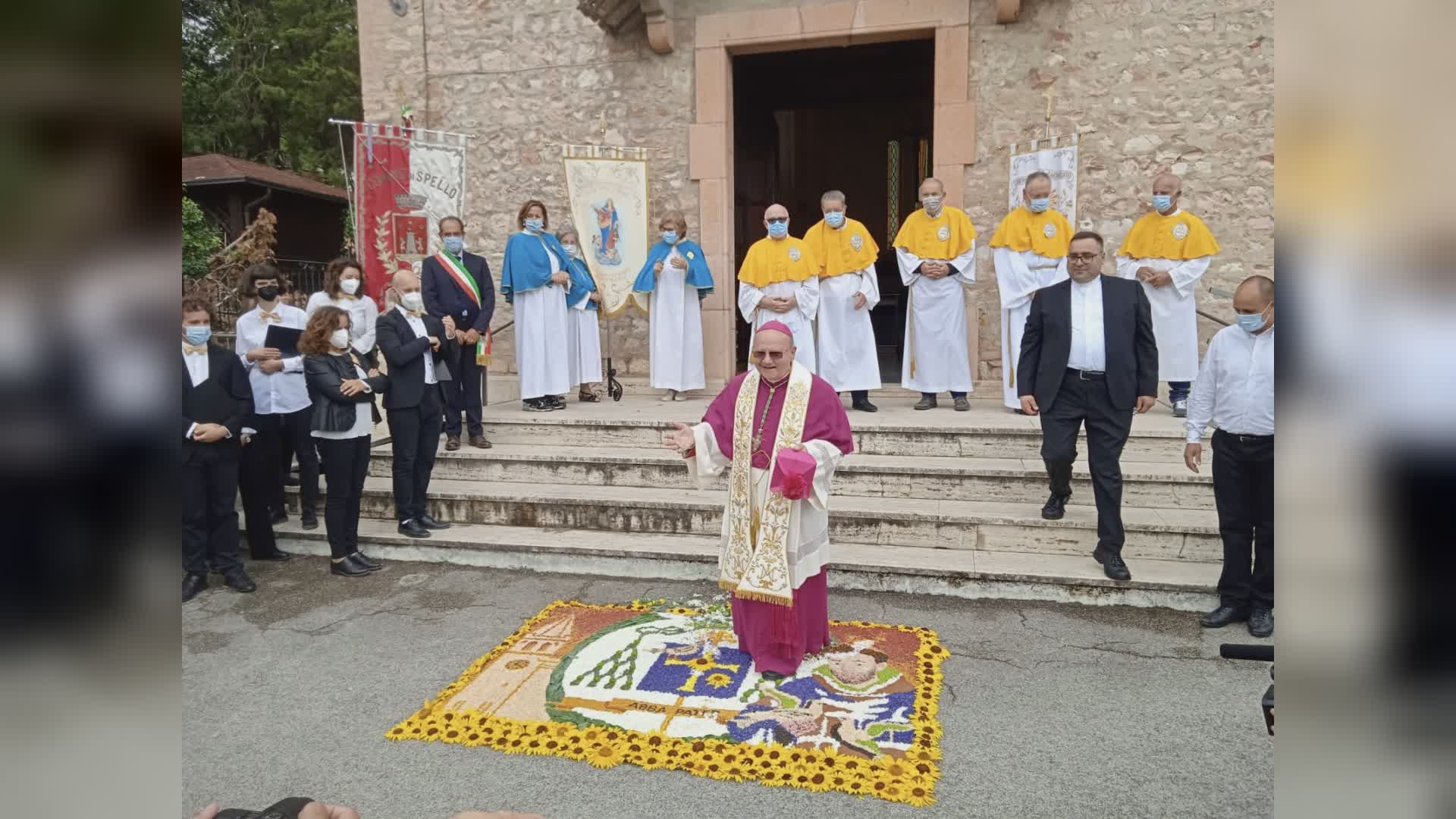 Infiorata speciale per l’ingresso del Vescovo Sorrentino