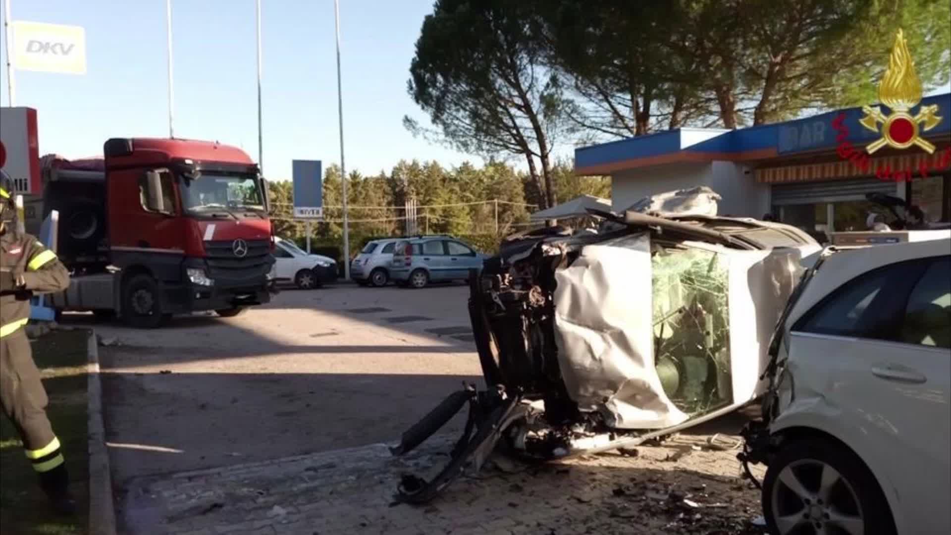 Incidente sulla 728. Scontro tra tre veicoli