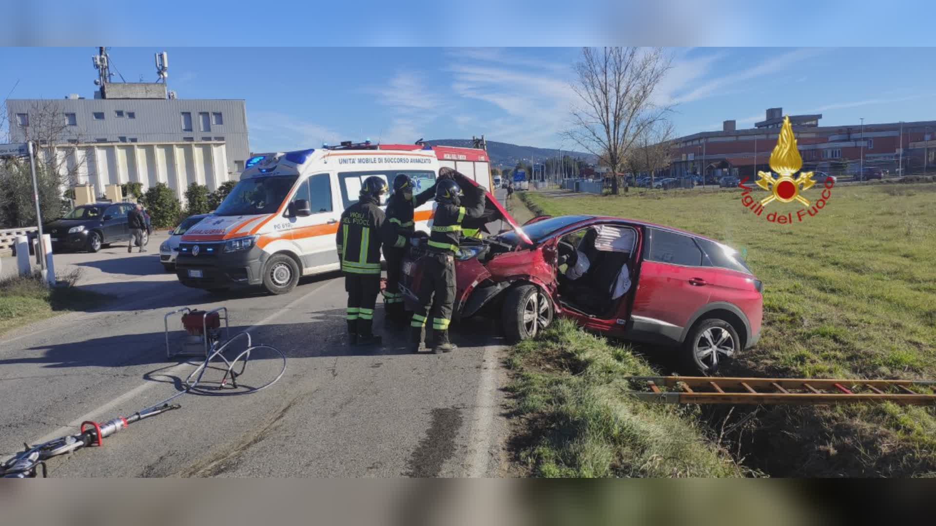 Incidente in via Longo, un ferito