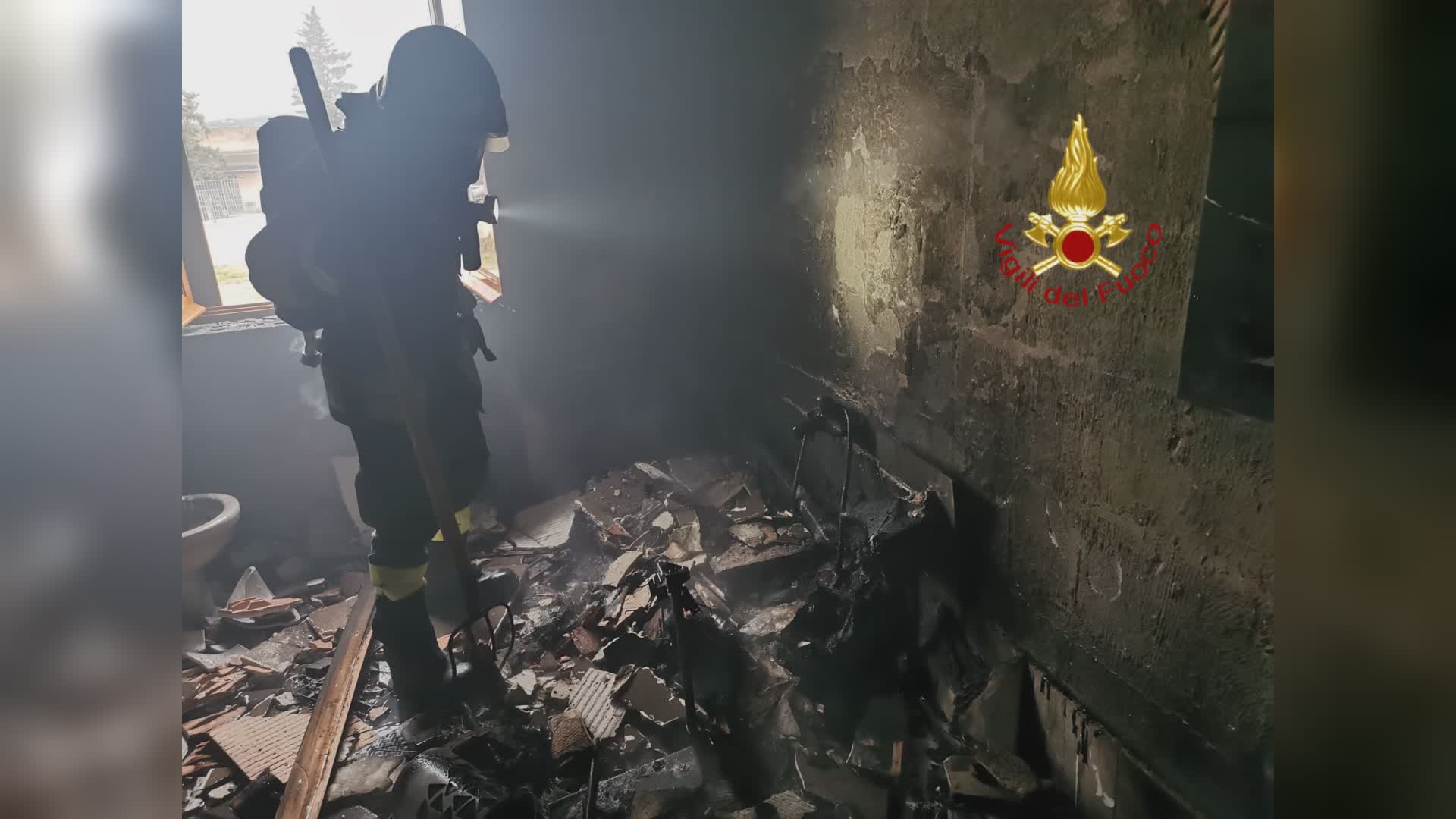 Incendio in abitazione: danni ingenti ma nessun ferito