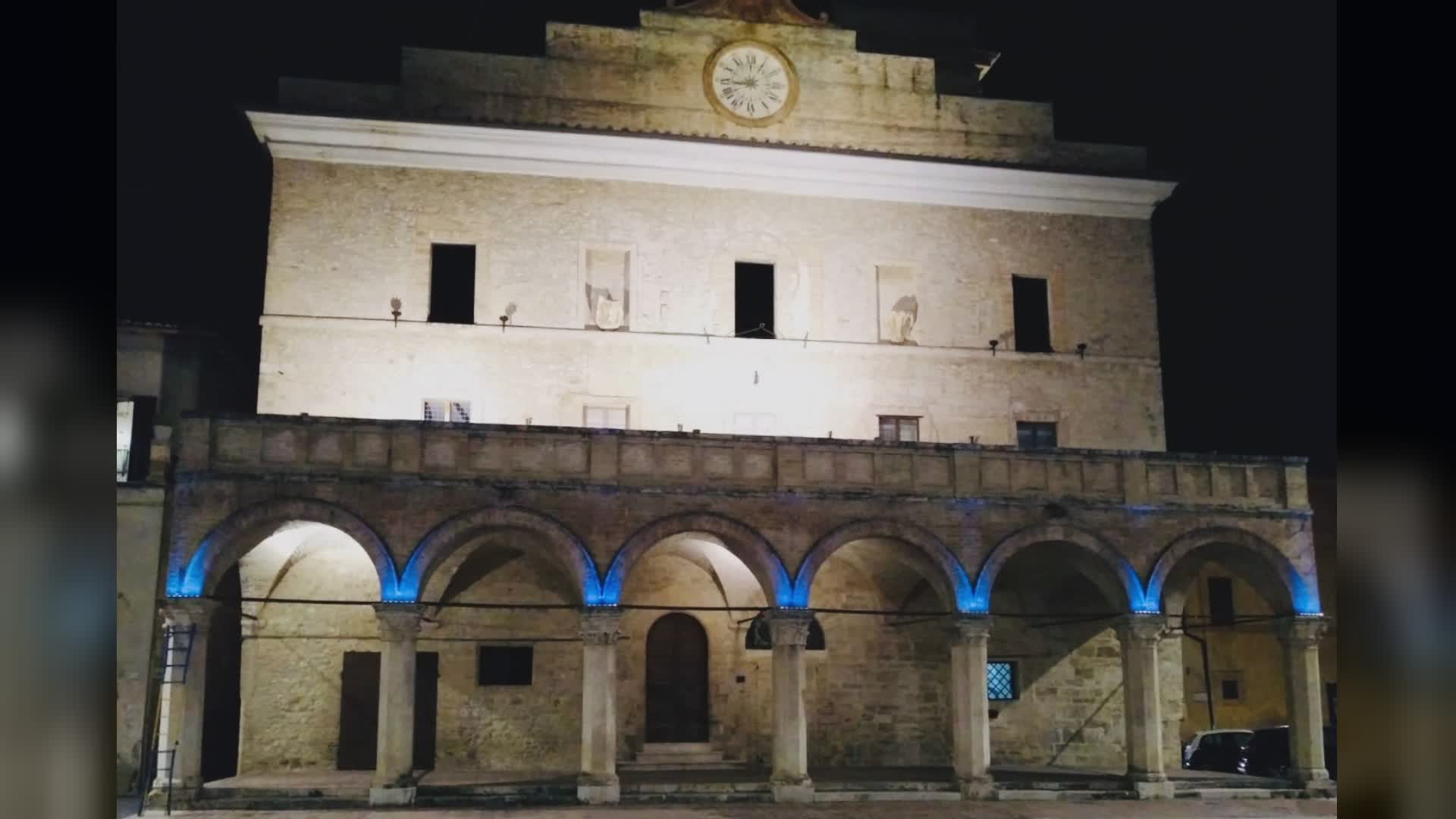 Palazzo comunale diventa blu per Giornata consapevolezza autismo