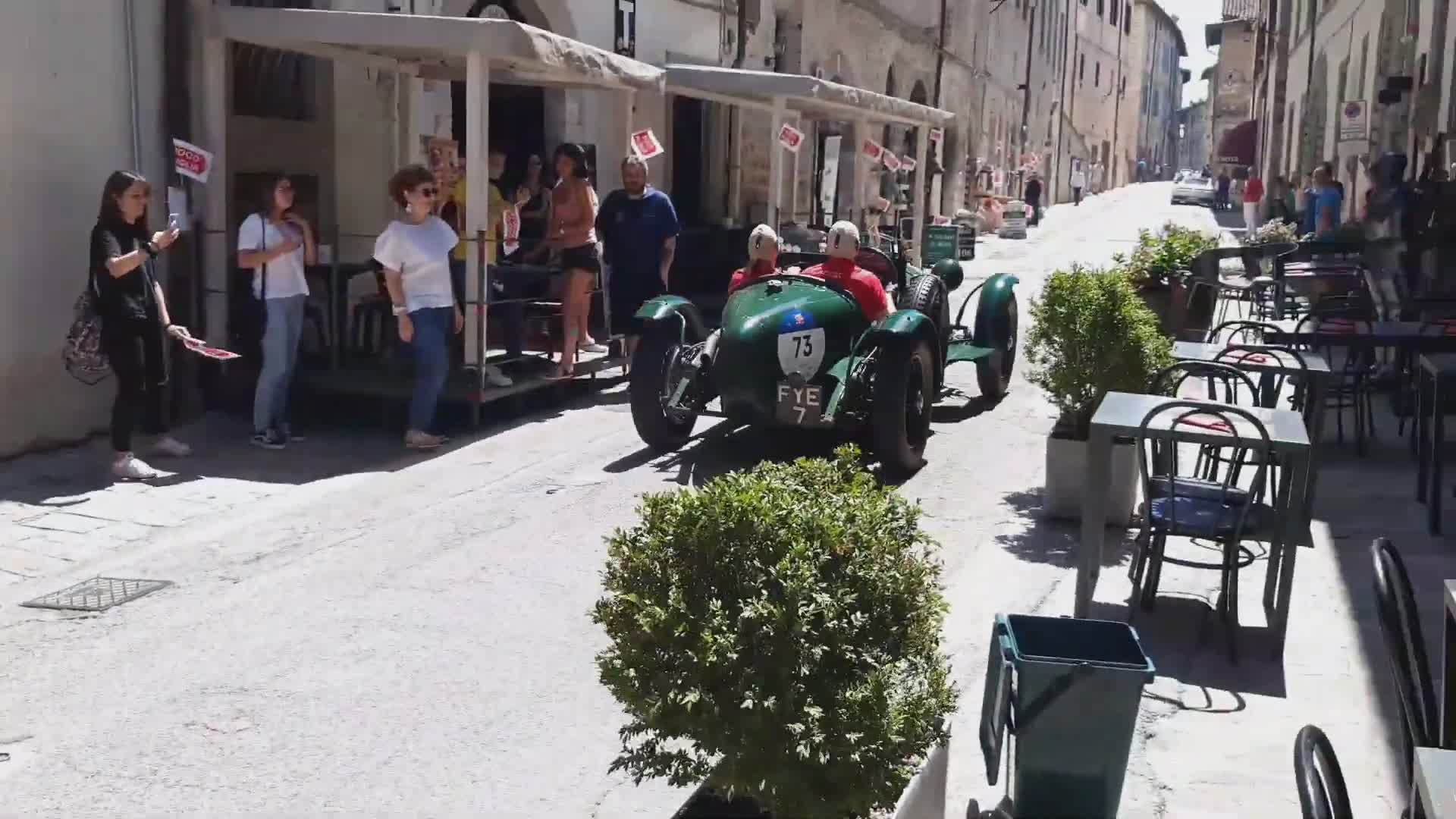 La Mille Miglia attraversa l’Umbria: festa per le strade