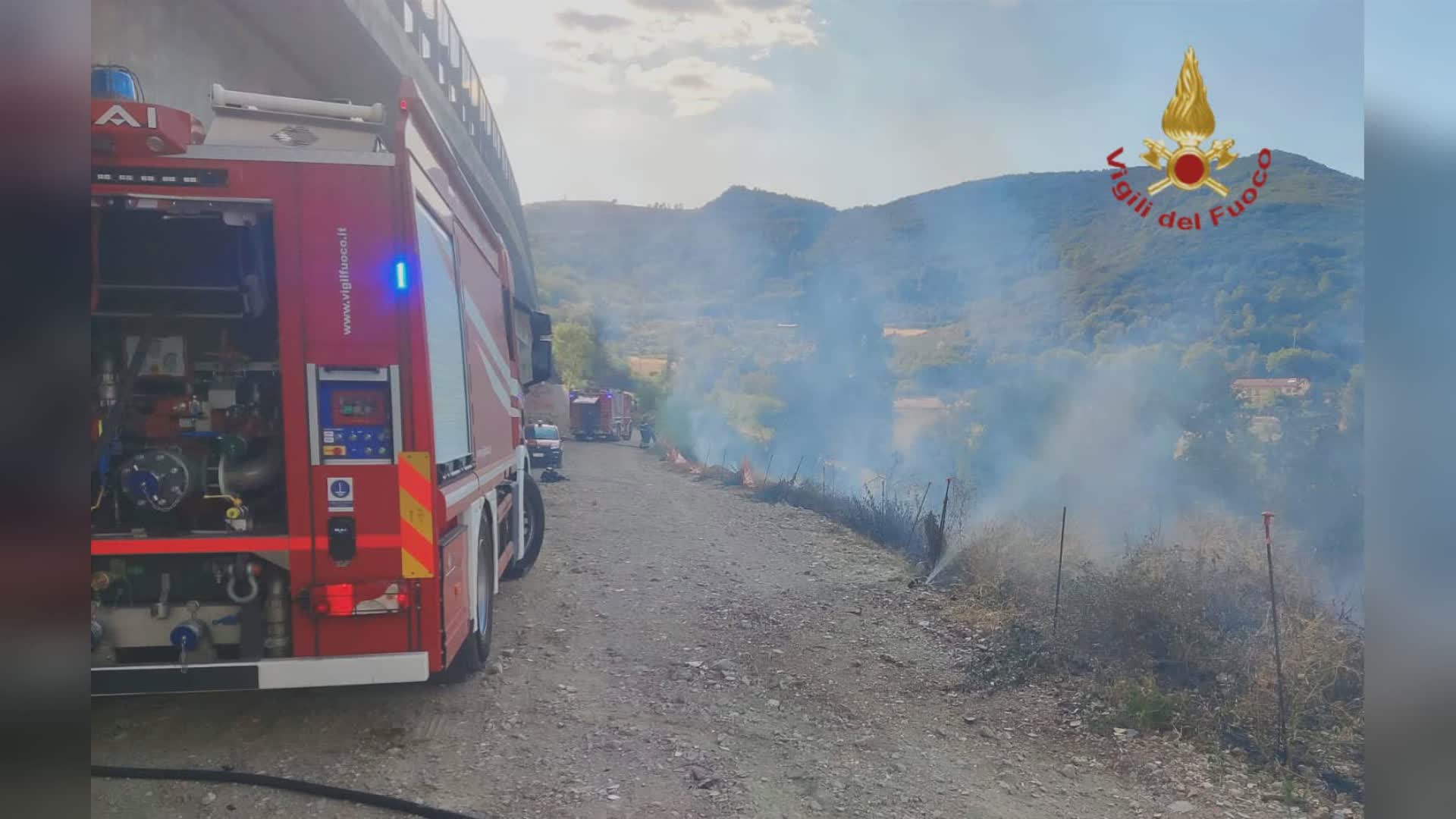 A fuoco sterpaglie e bosco a San Pellegrino