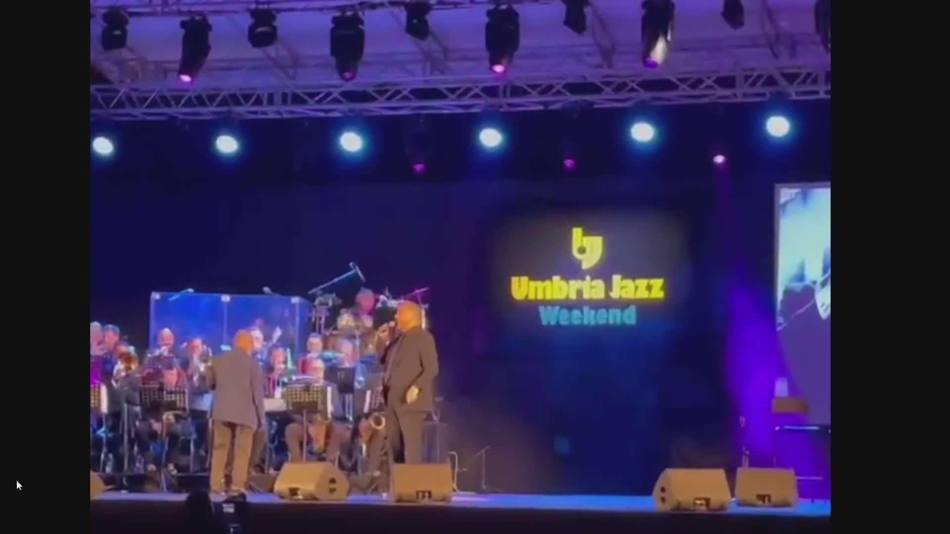 Umbria Jazz Weekend a bersaglio: applausi a Biondi e De Sica