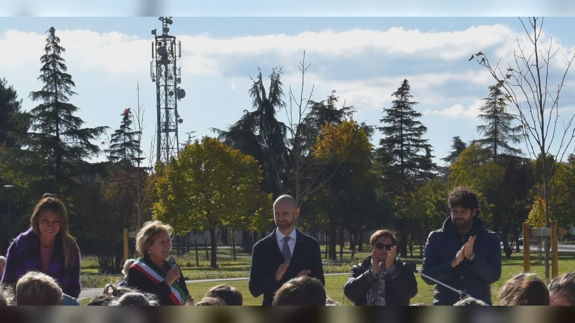 Nuove piante e luci al Led nel parco di via Todi appena inaugurato