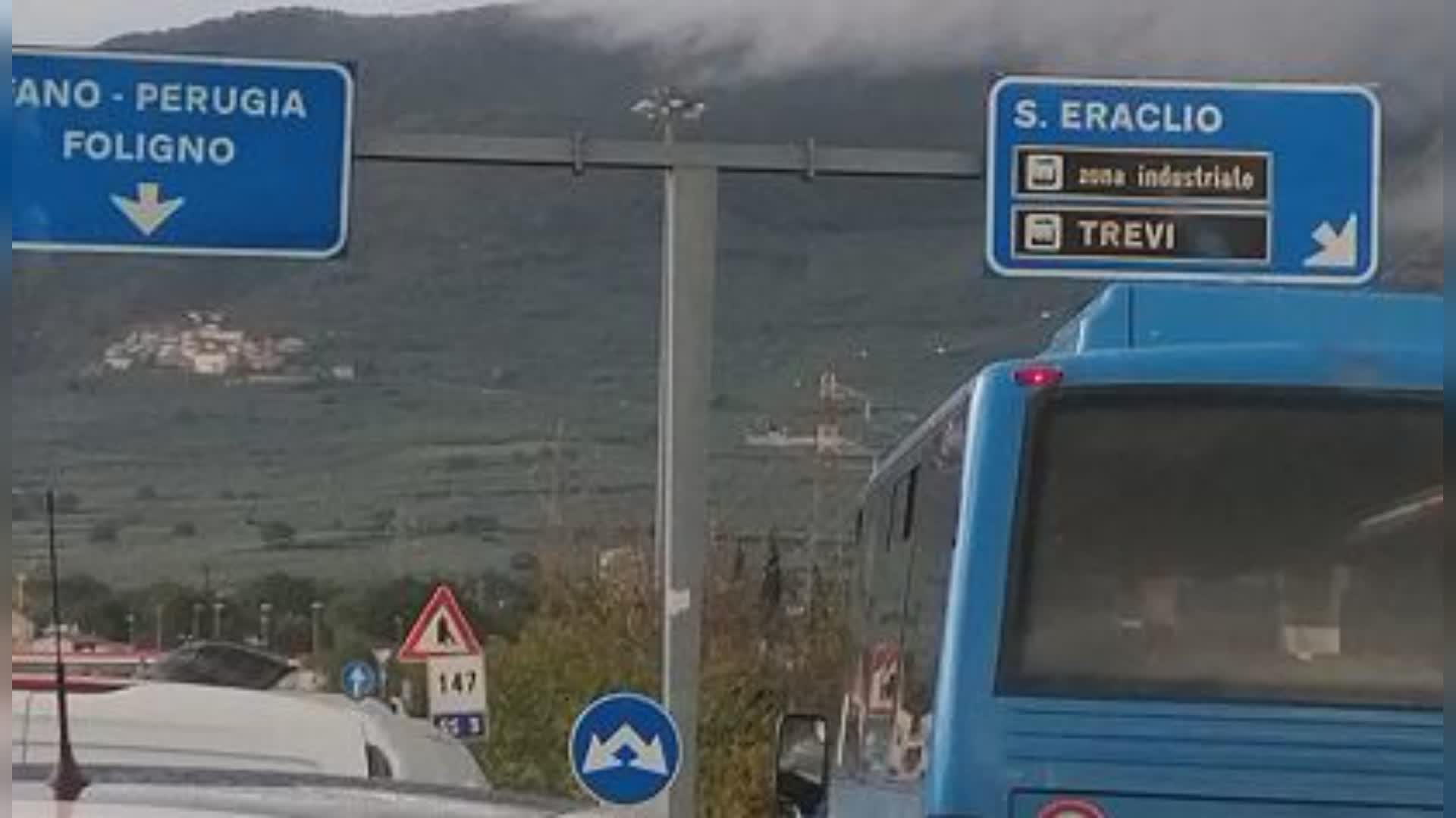 Smottamento sulla Flaminia, strada riaperta