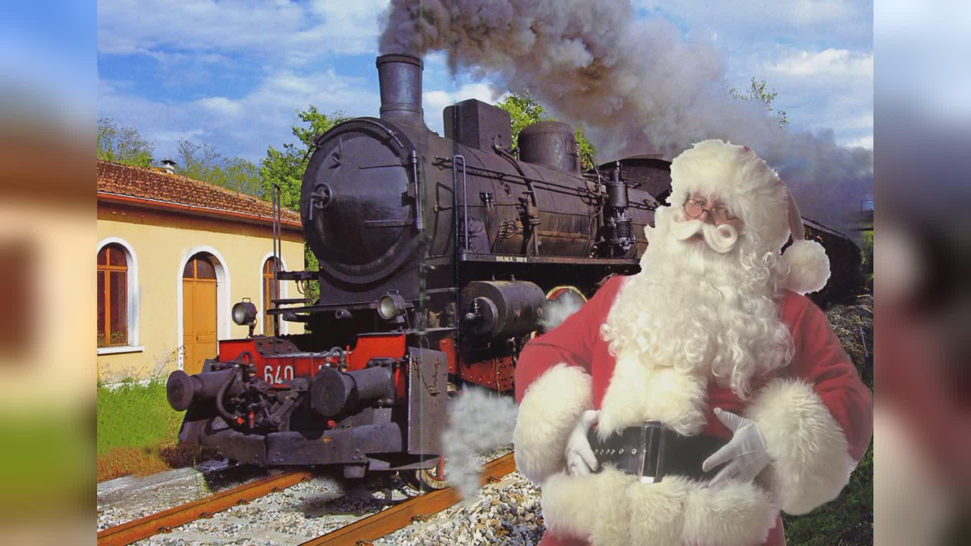 Babbo Natale in treno per ricevere doni per bimbi bisognosi