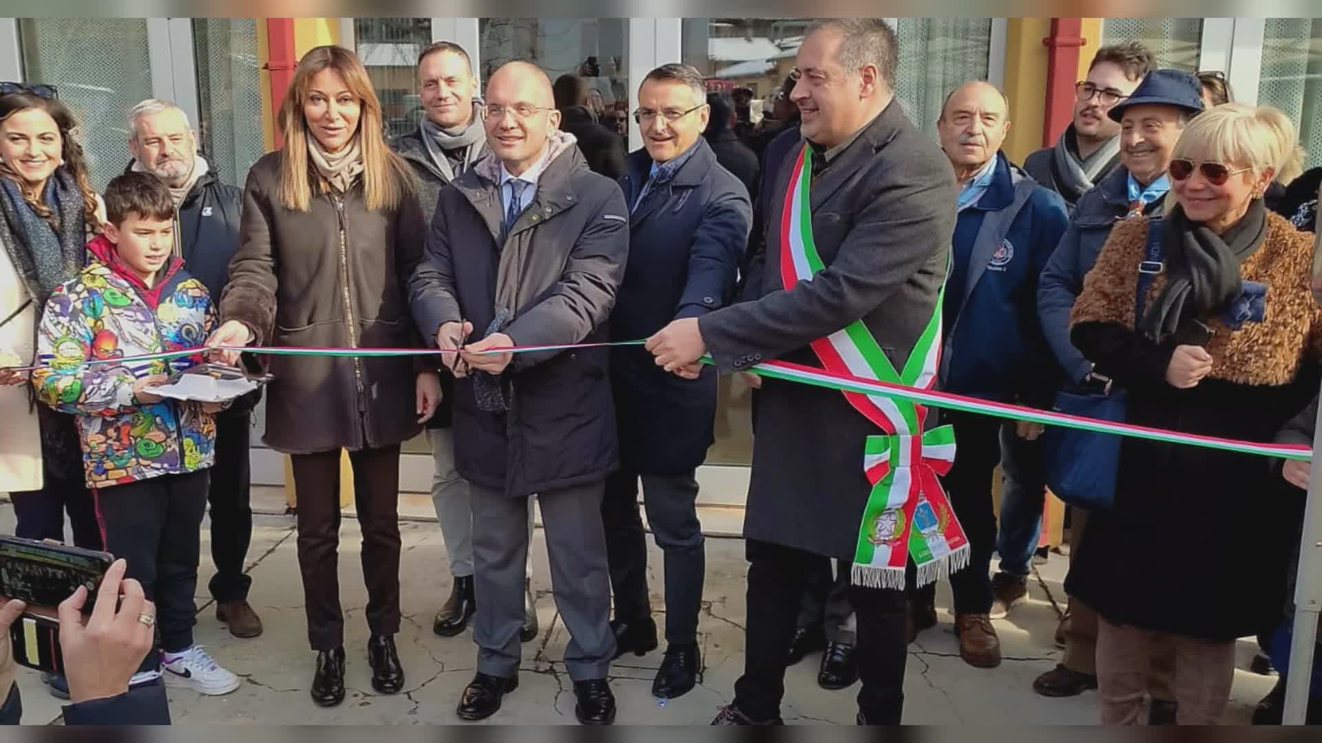 Inaugurato Palazzetto sport, presente commissario Castelli