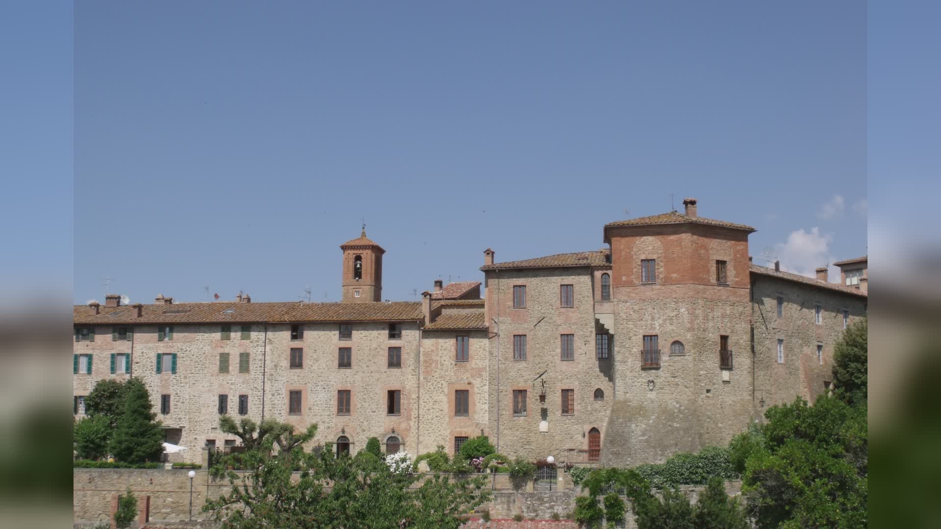 Papà si sente male, il figlio di 8 anni chiama soccorsi e lo salva