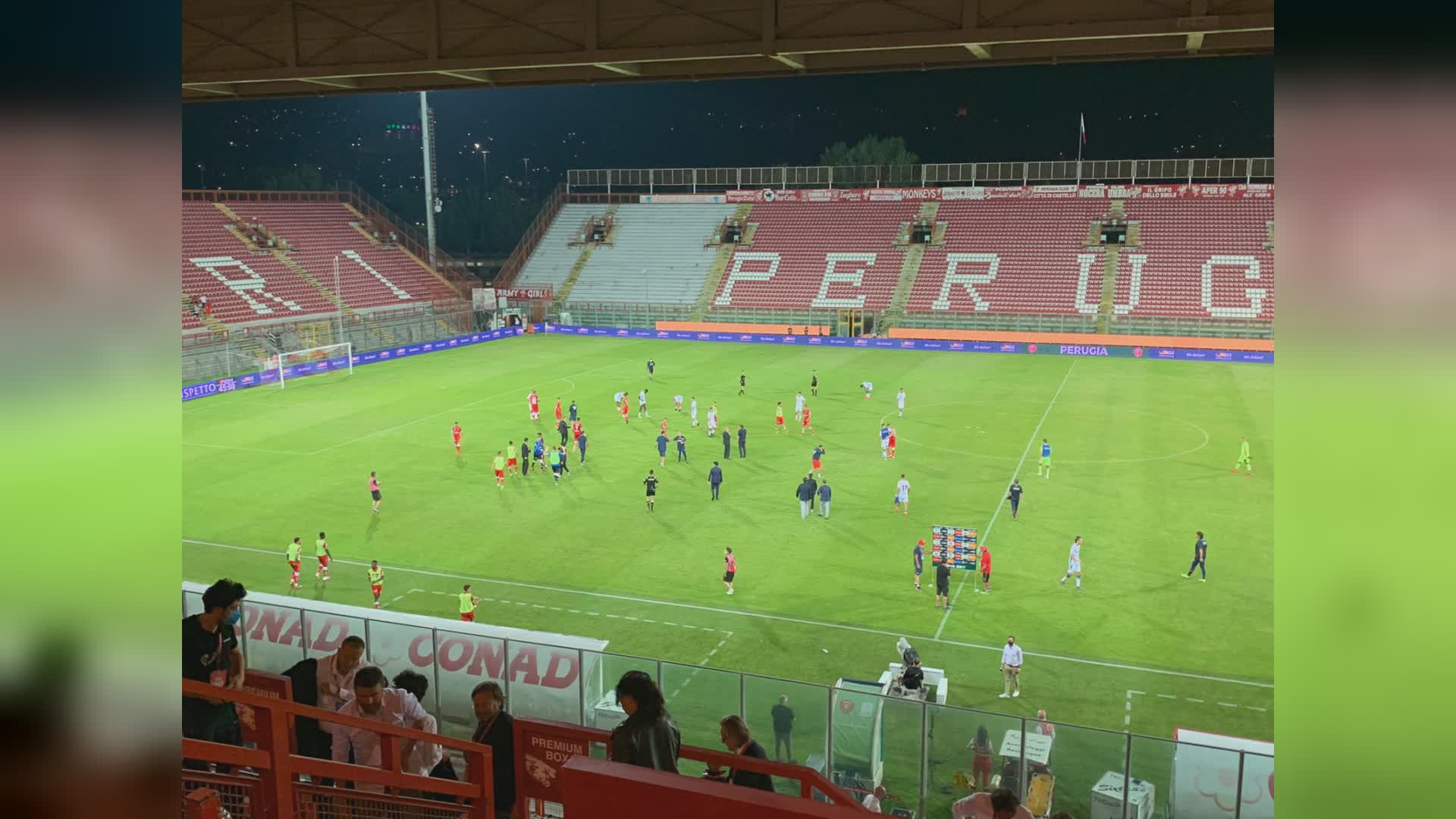 Perugia-Crotone 0-0, un grande Perugia resiste in 10