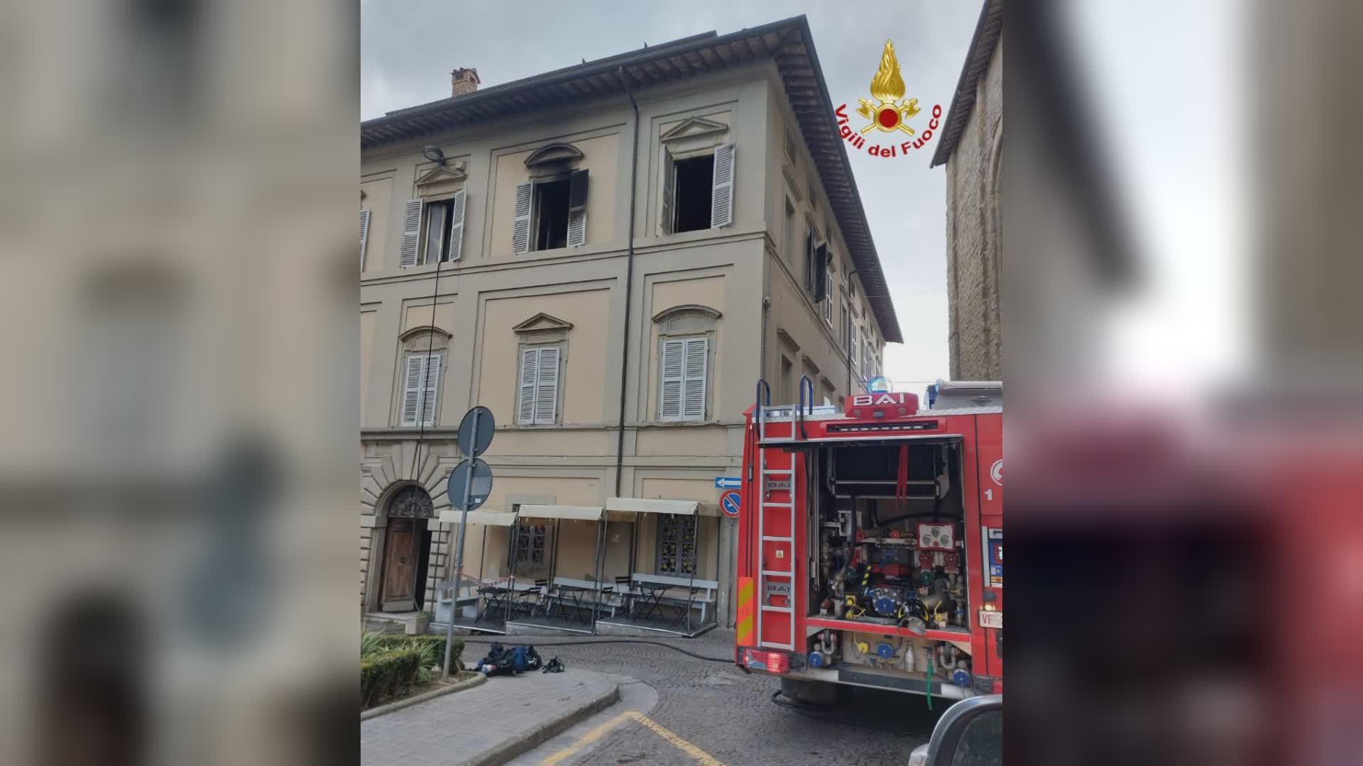 Incendio in appartamento: i VVFF salvano 80enne dalle fiamme