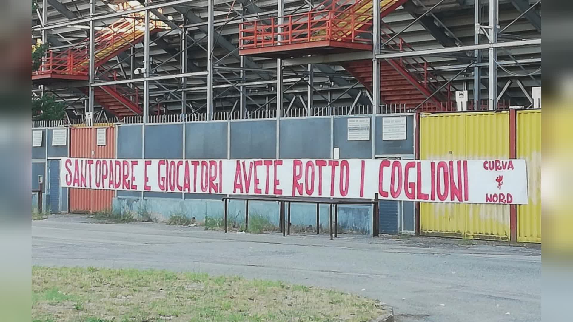 Grifo, "parla" la Curva Nord: duro striscione allo stadio