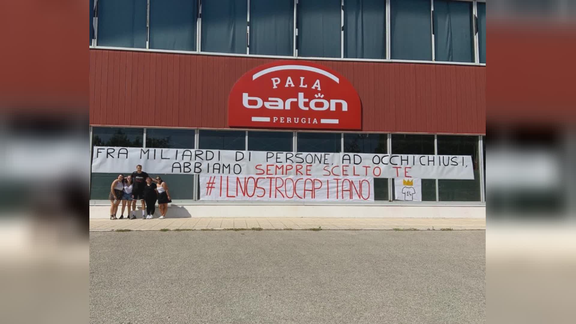 Striscione per Bata, Sir ok in amichevole