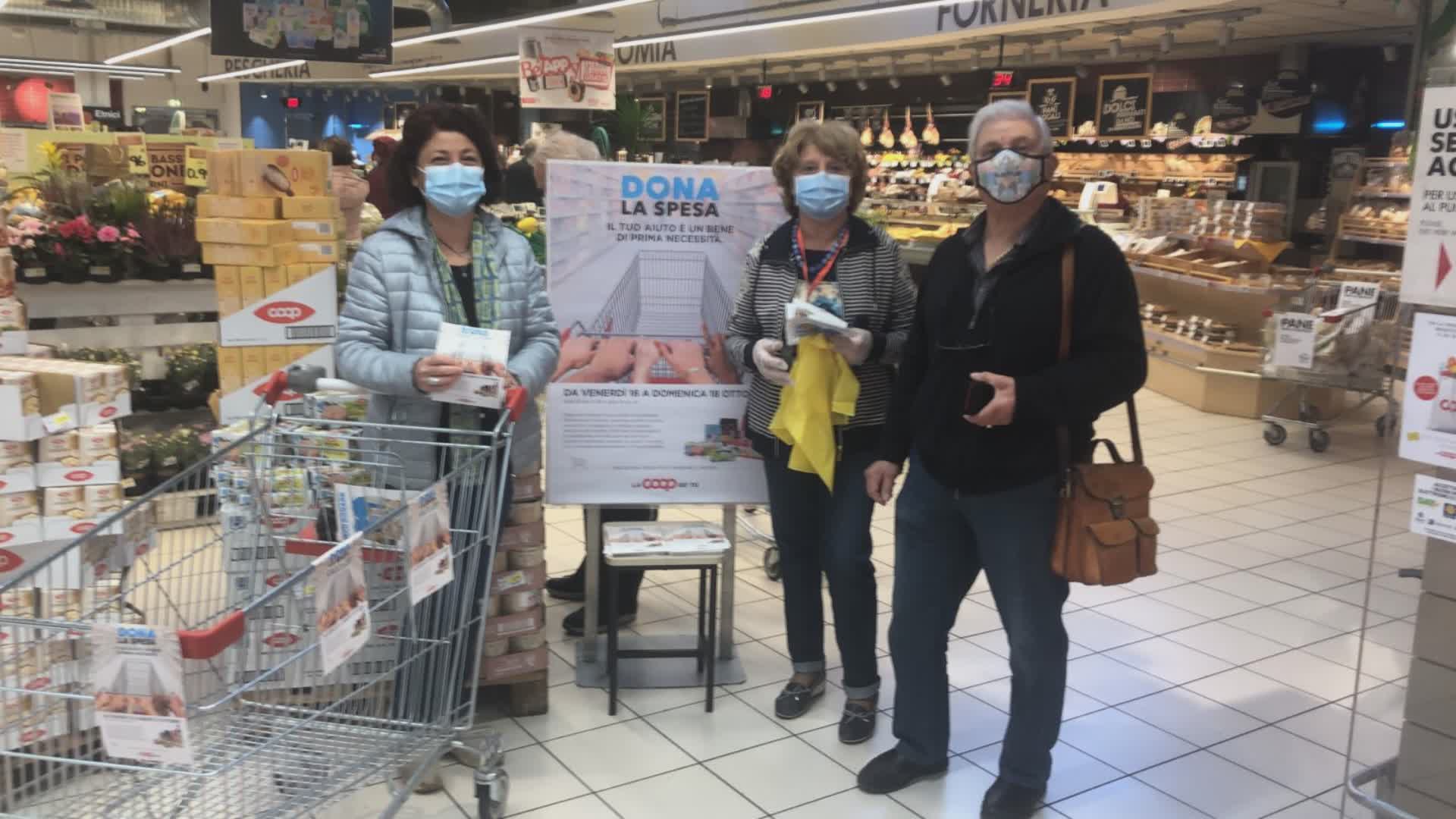 Coop centro Italia in campo con Colletta Alimentare straordinaria