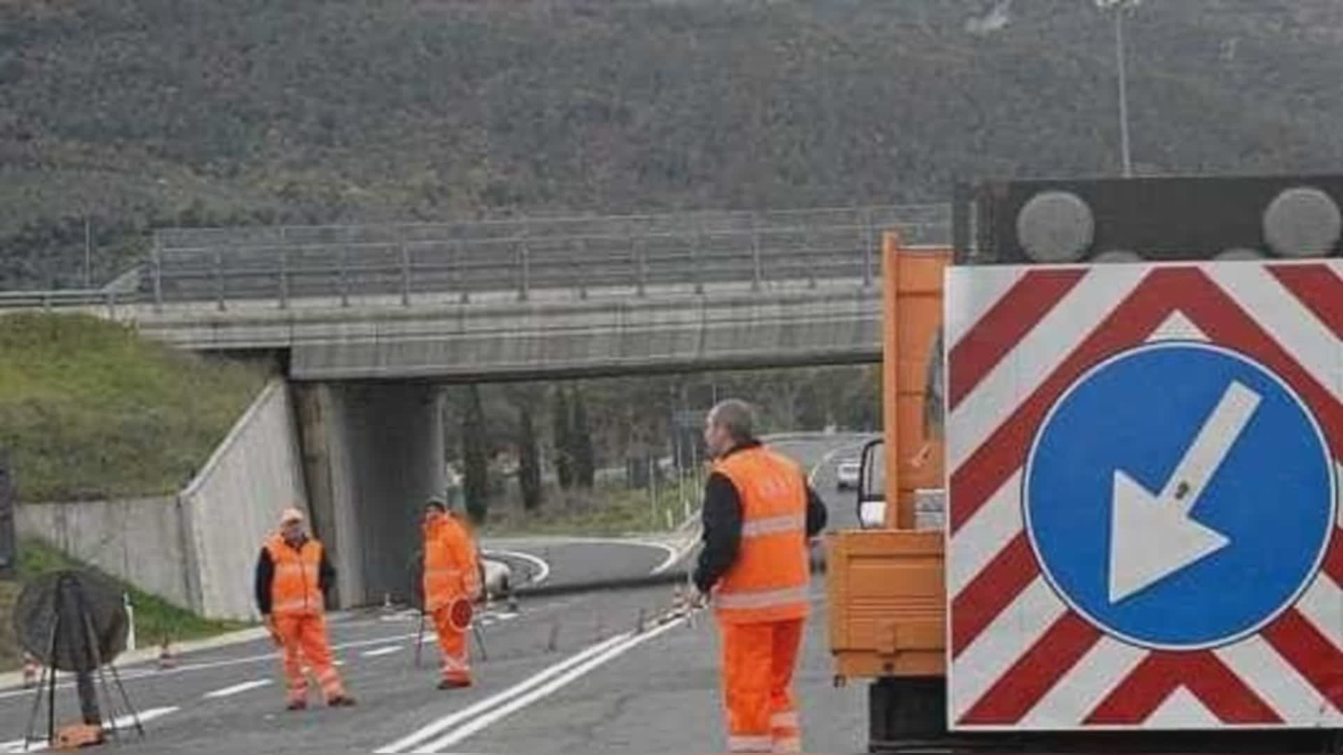 Foligno-Civitanova chiusa fino al 23 dicembre la carreggiata