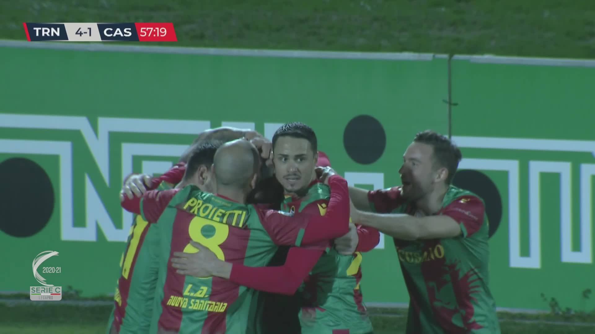 Ternana a valanga sulla Casertana (5-1), Fere a +14 sul Bari