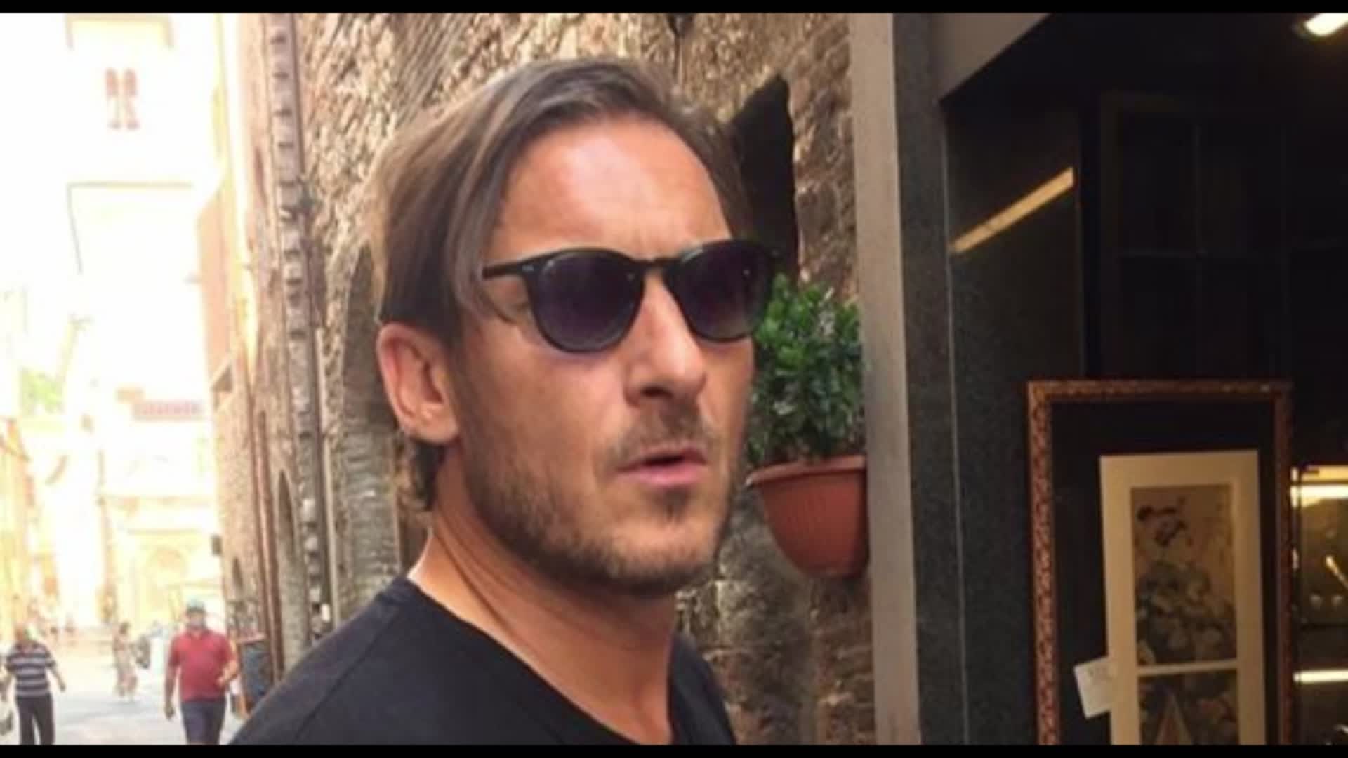 C’è Totti a Spello con Ilary: la foto è virale