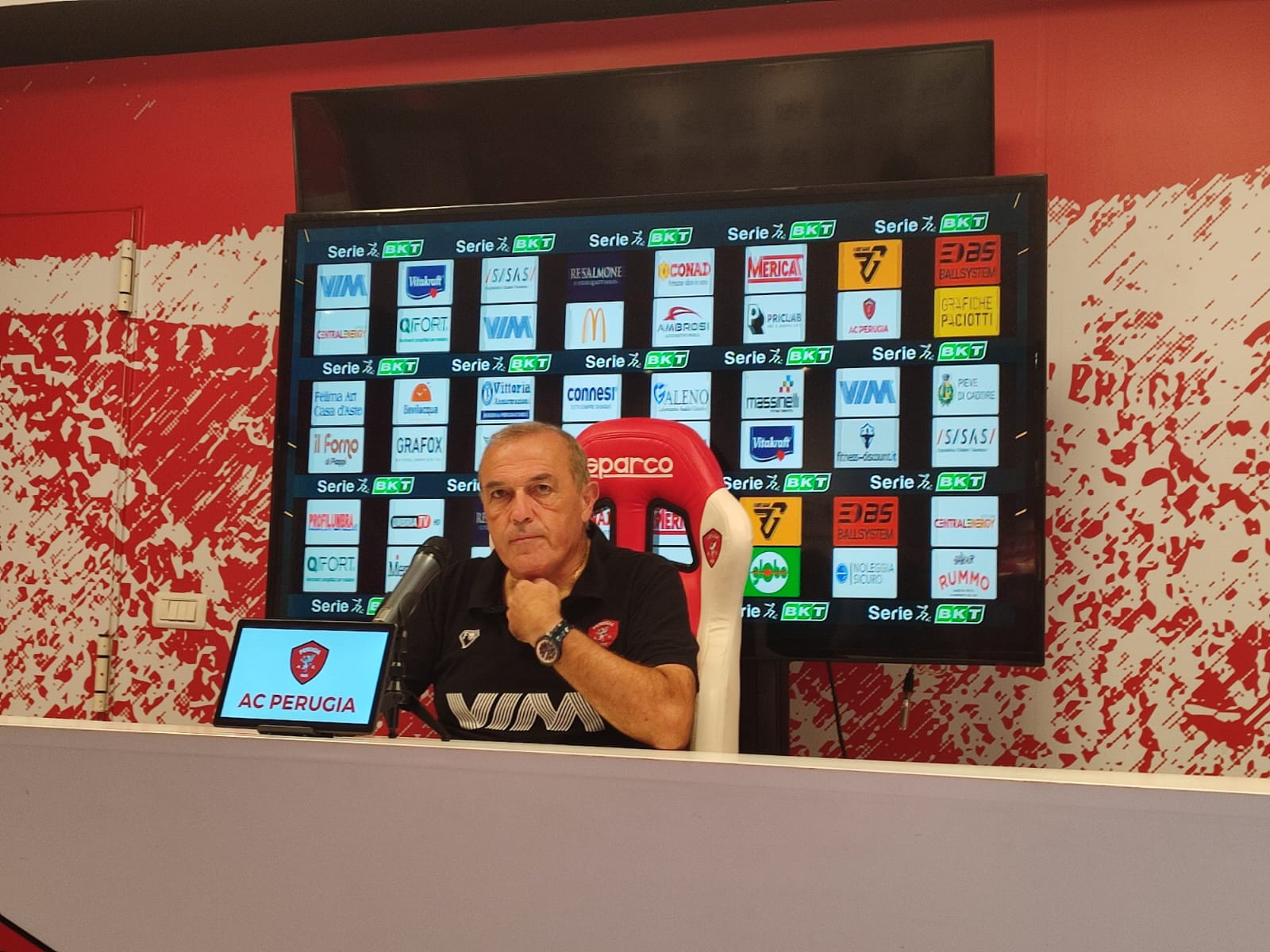 Castori: "Il Perugia sta crescendo globalmente. Il derby si vince con il cuore"