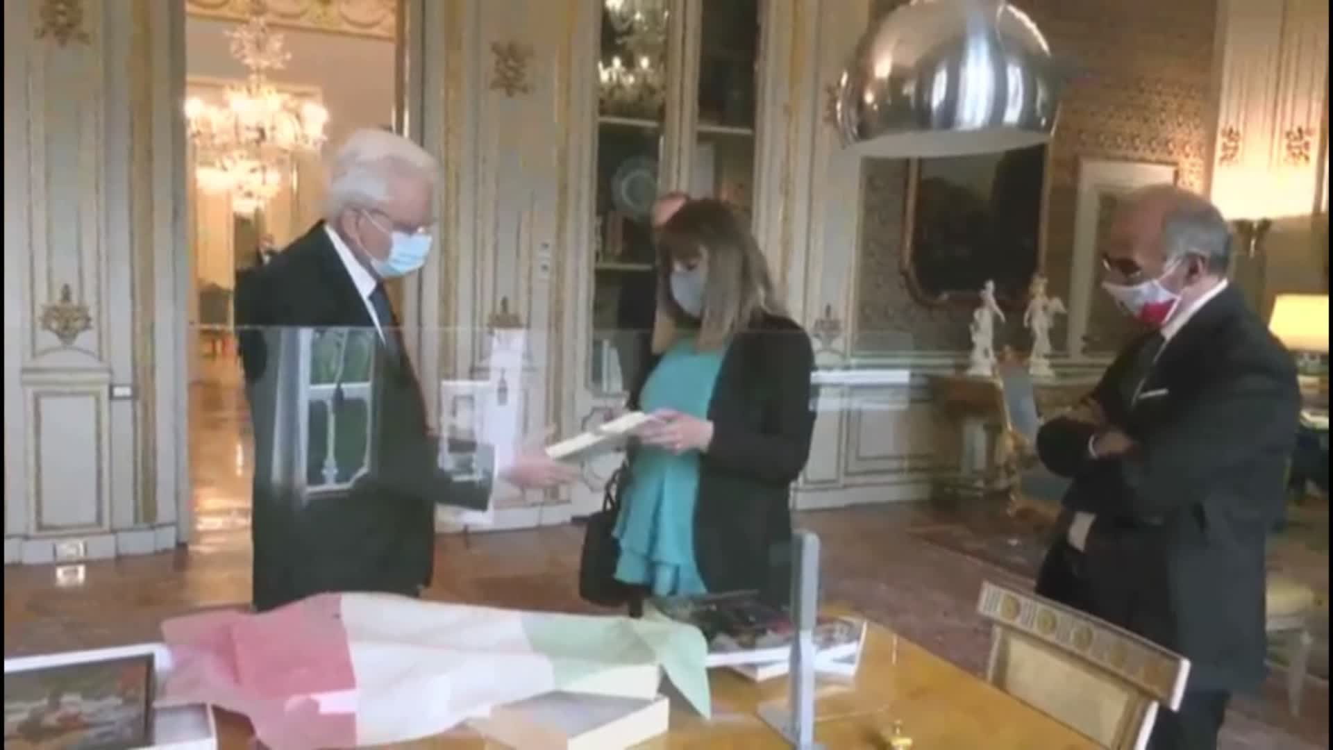 Realizzato il sogno di Nonna Luisa. Un tricolore a Mattarella