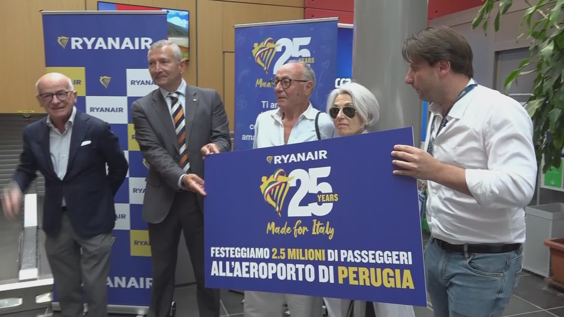 Anniversario Ryanair in Italia e festa all’aeroporto record passeggeri