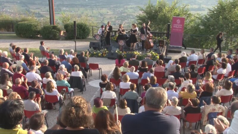 Emicliclo di S.Ubaldo: applausi per il concerto “900 Swing italiano”