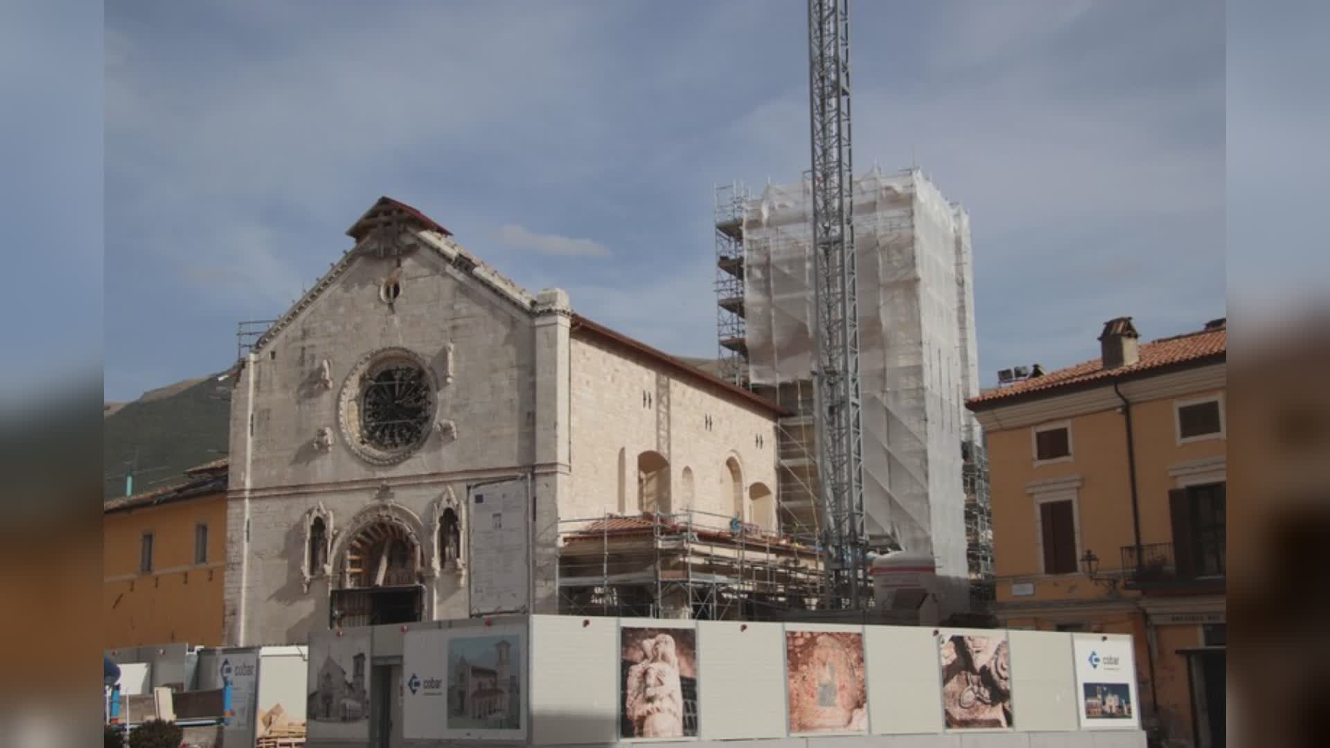 Torna tetto basilica San Benedetto, via le impalcature
