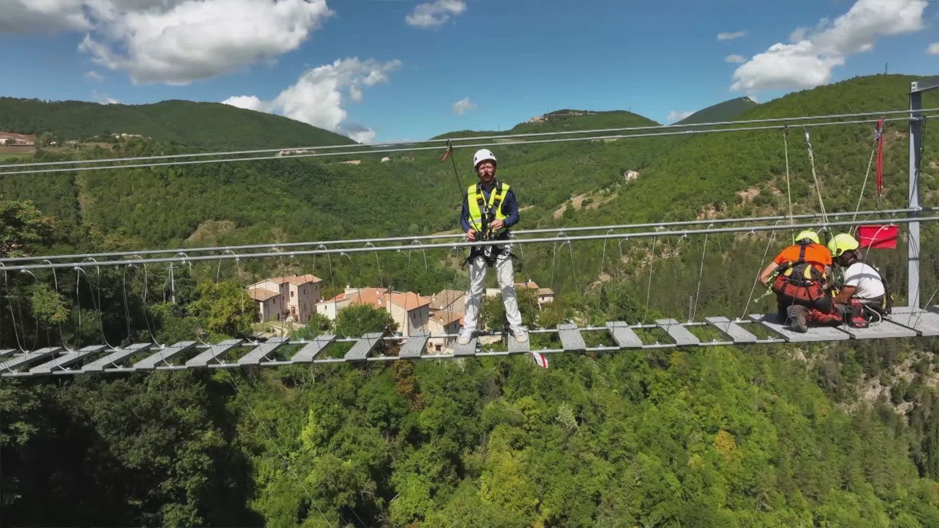 Attesa per inaugurazione ponte tibetano a Sellano