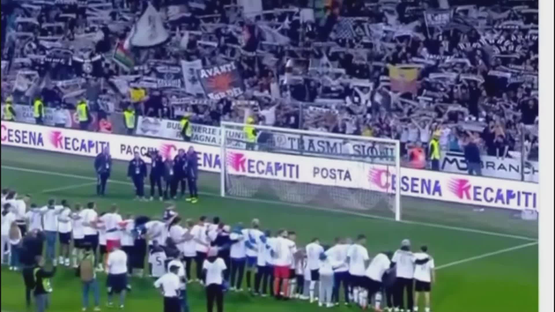 Il Cesena batte il Pescara e vola in serie B. Perde anche Pontedera