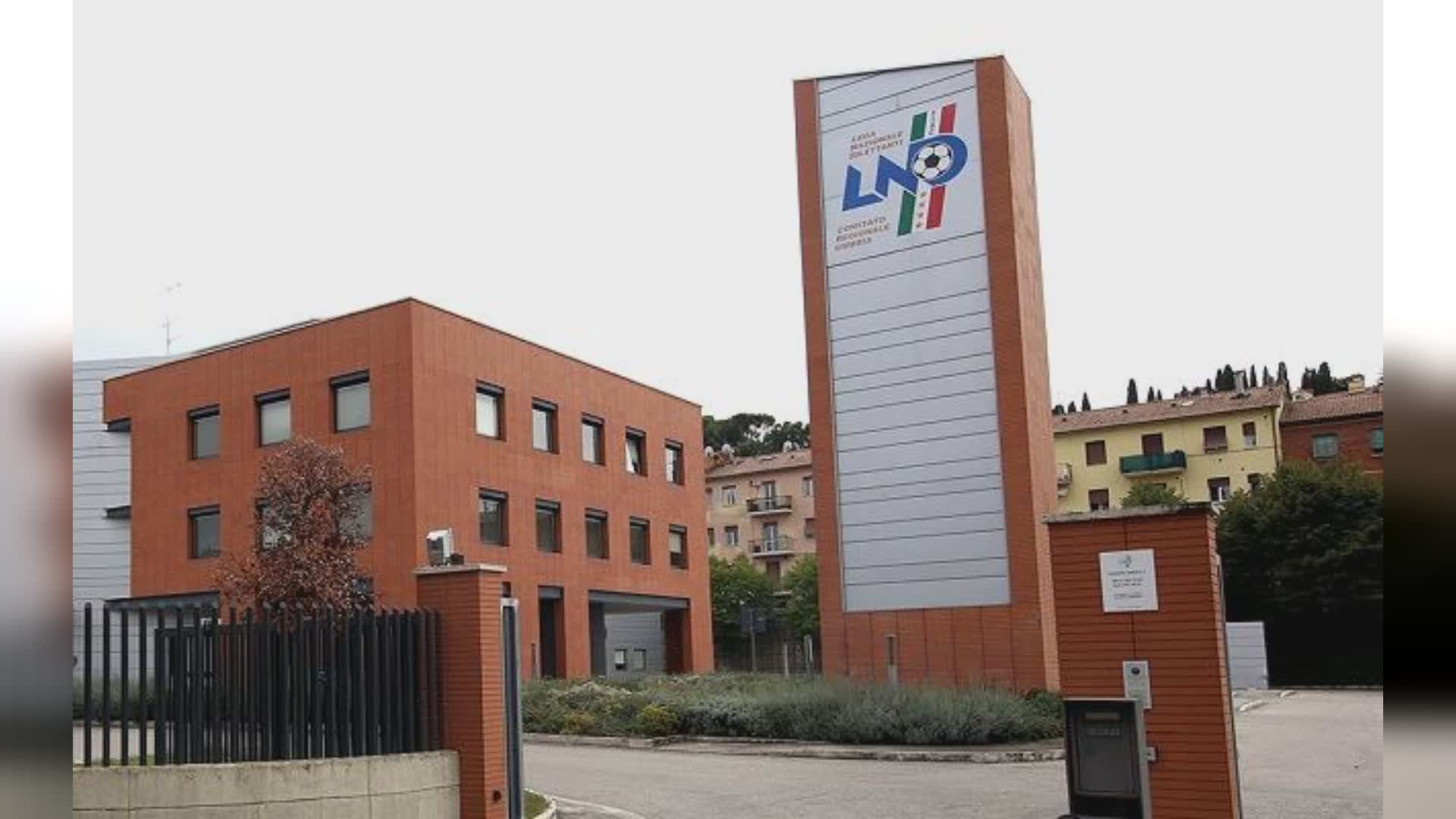 Aggredisce arbitro, maxi squalifica per dirigente Castel del Piano