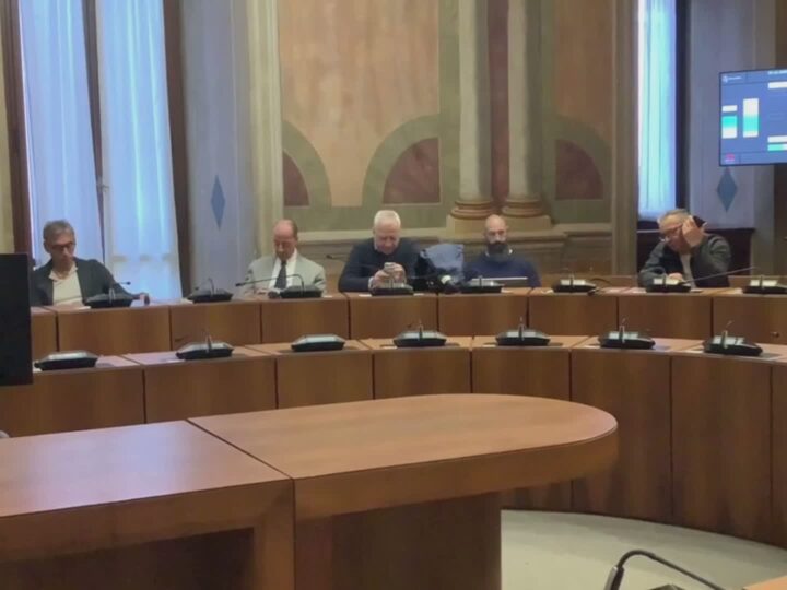 Gas, rotonde e supermercato sullo sfondo della crisi Bandecchi
