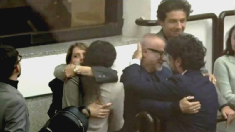 Fine vita, passa la legge: commozione in aula